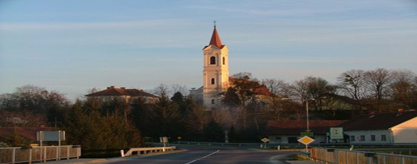 Župnijska cerkev sv. Janeza Nepomuka